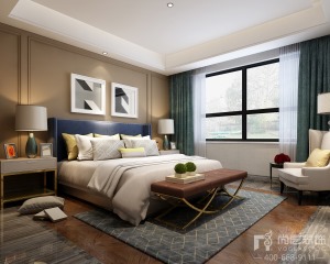 床头与窗帘也使用一些鲜亮的颜色，床头柜与床尾凳的金属支架也为空间增加许多精致感。