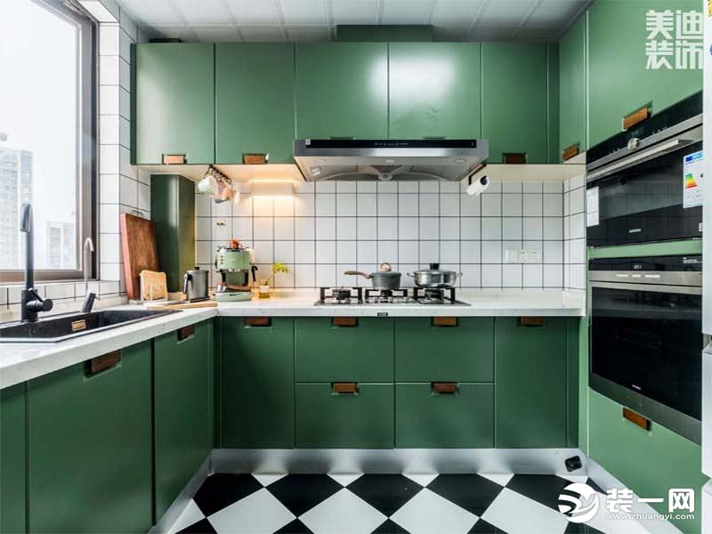 云顶梅溪湖160㎡现代简约风格装修案例实拍图--厨房