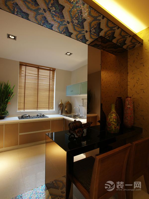 恒大华府 118平 三居室 造价13万 纯正的东南亚风厨房