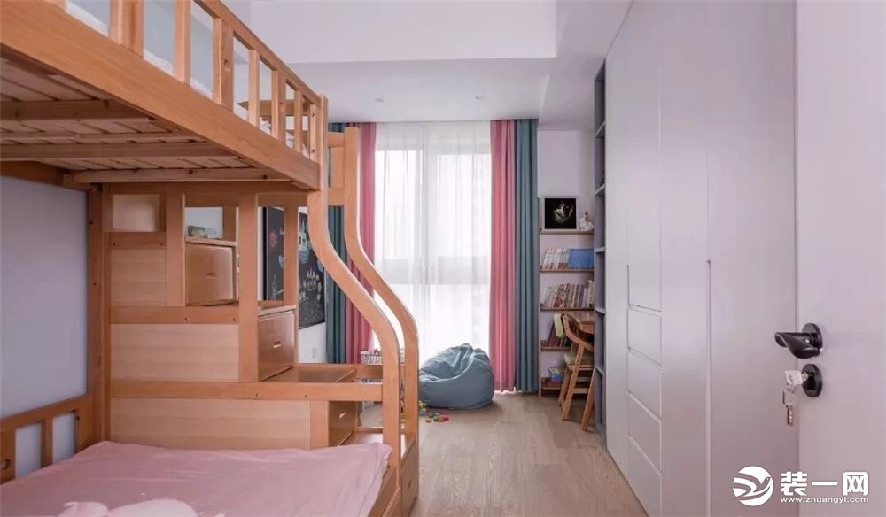 90平清简现代风格二居室卧室