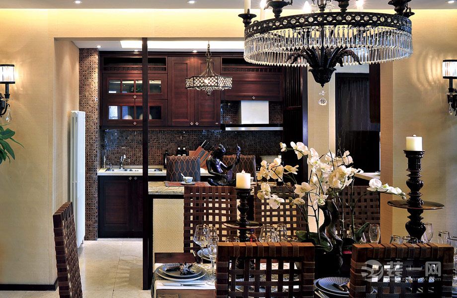 融科紫檀 156平 四居室 造价18万 东南亚风格餐厅