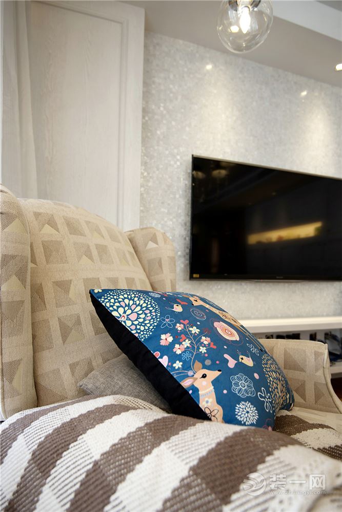 鼎峰国际129㎡现代简约风格卧室小沙发装修效果图