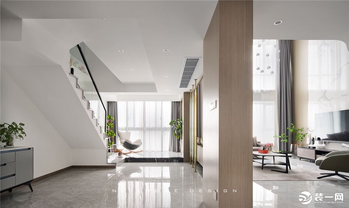 凤凰家园272㎡现代风格 楼梯设计