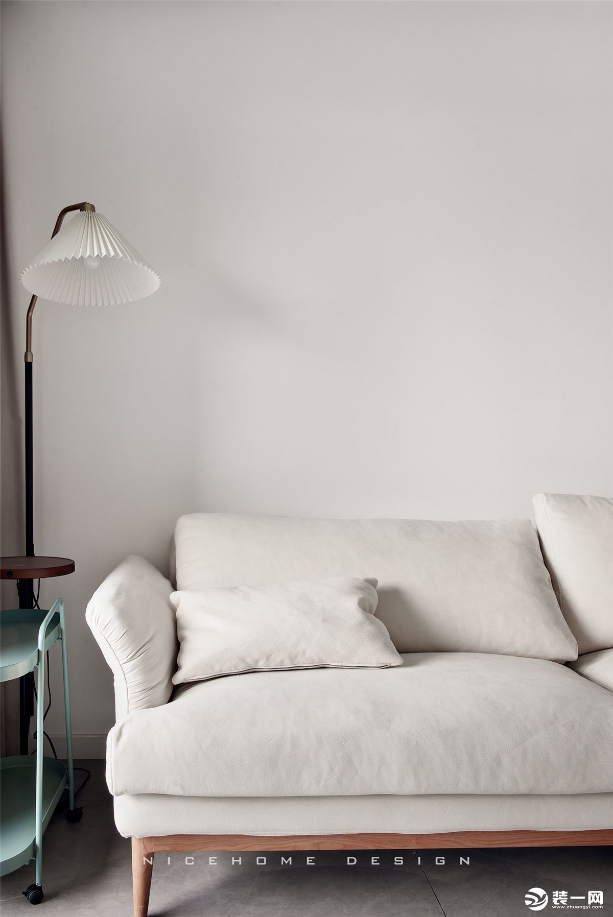 杭州 臻蓝府 93方现代日式风格 客厅沙发与软装设计
