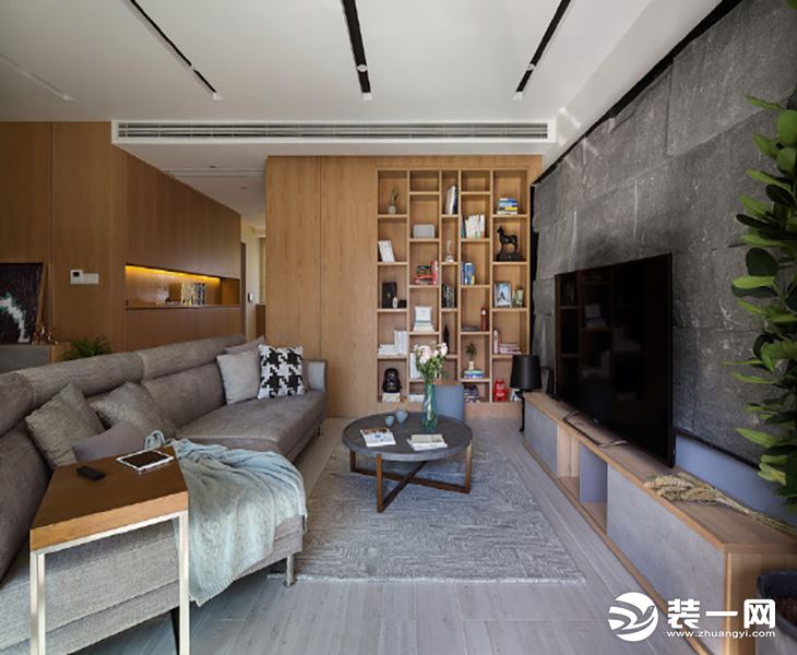 客厅;灰，白，棕，简洁有力，搭配灰色原石电视背景墙，张弛有度