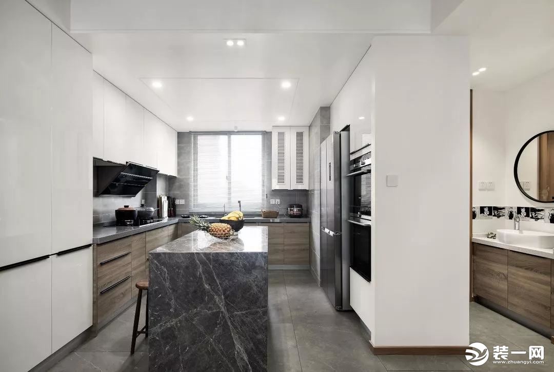 130平米现代风格三居室厨房