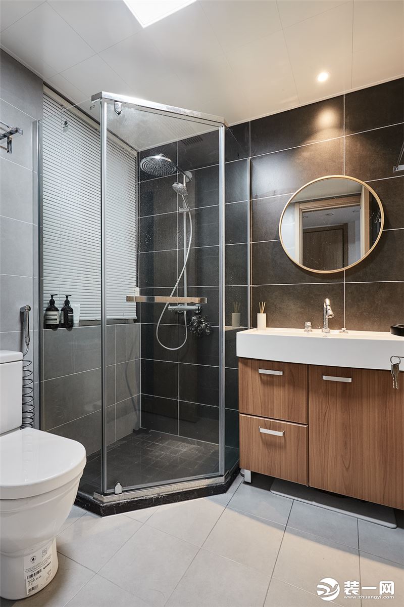 93平北欧风格两居室卫浴间装修效果图
