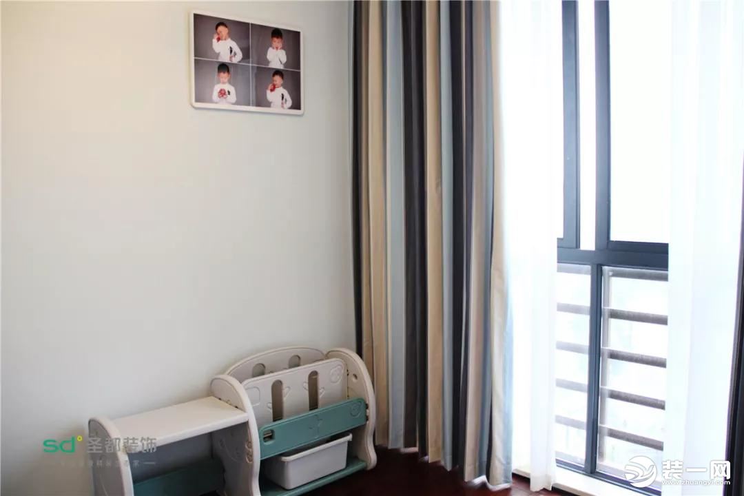 100平米现代风格三居室卧室装修效果图