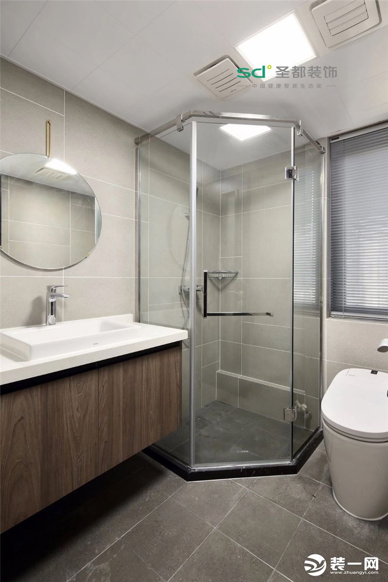128平米现代风格三居室卫浴间装修效果图