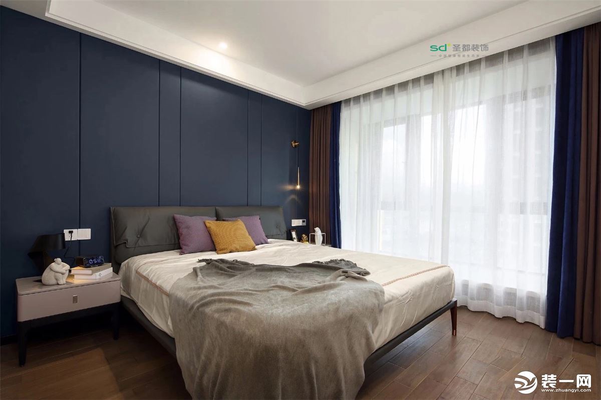 128平米现代风格三居室卧室装修效果图