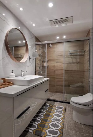 130平米三居室现代简约卫浴间装修效果图