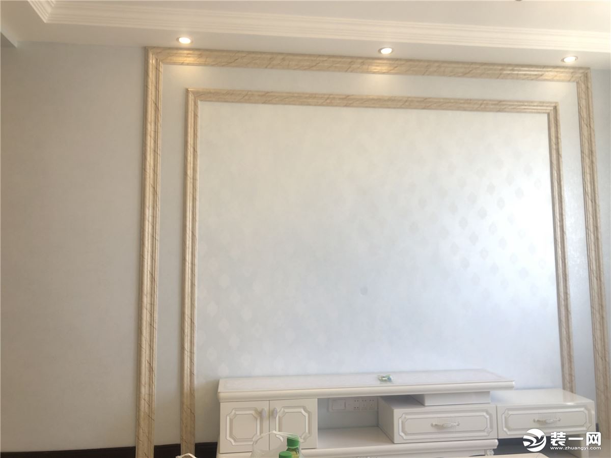 东河区保利罗兰香谷三居室108平现代简约风格装修样板背景墙