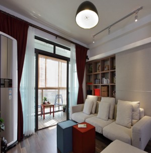 【客厅装修效果图】运用白色、棕色，打造出不一样的家居体验，色彩元素不多，并且大面积实用.