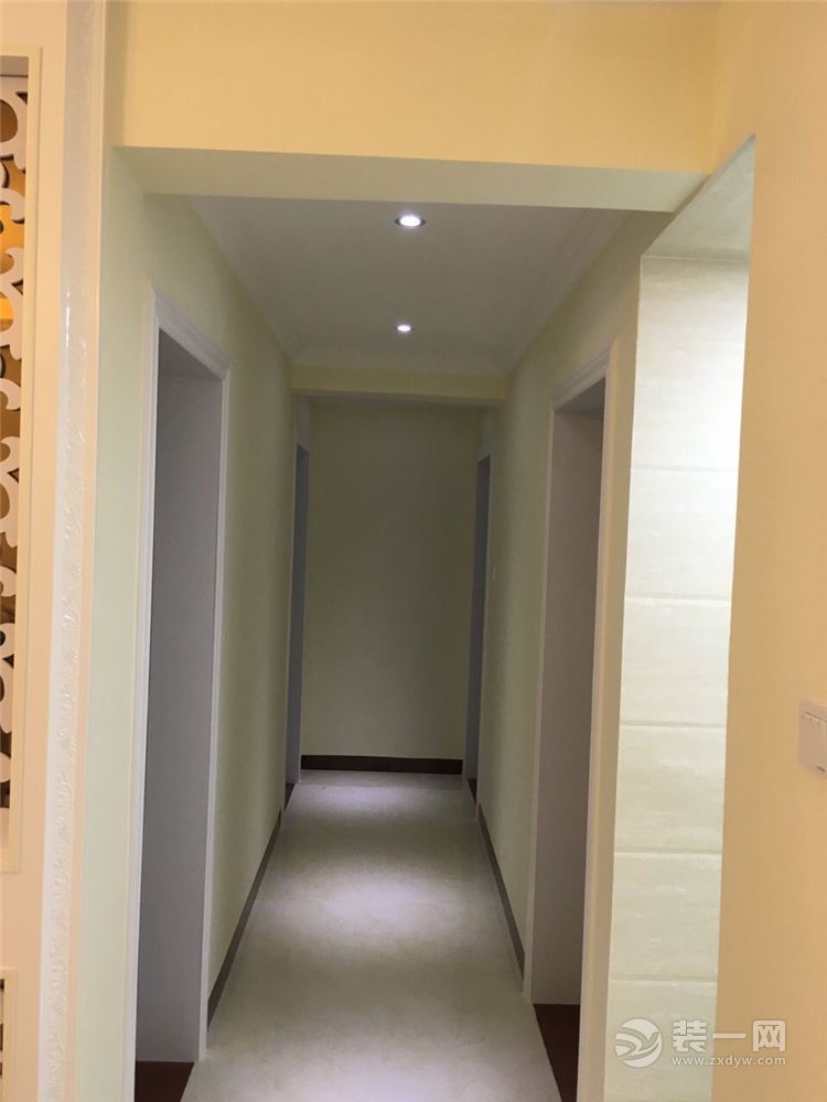 大华富贵家园130平三室现代风格装修效果图走廊