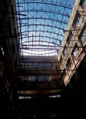 网架结构与玻璃幕工程