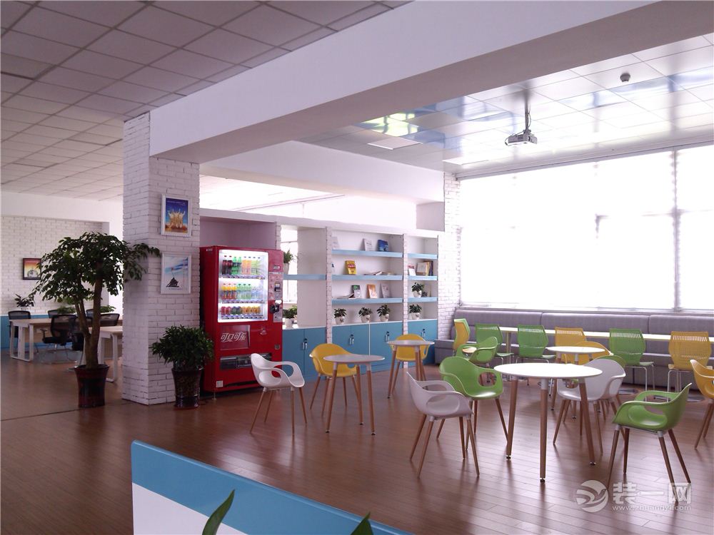 芜湖市科创中心创新大厅雏鹰谷中心现代风格办公室装修效果图