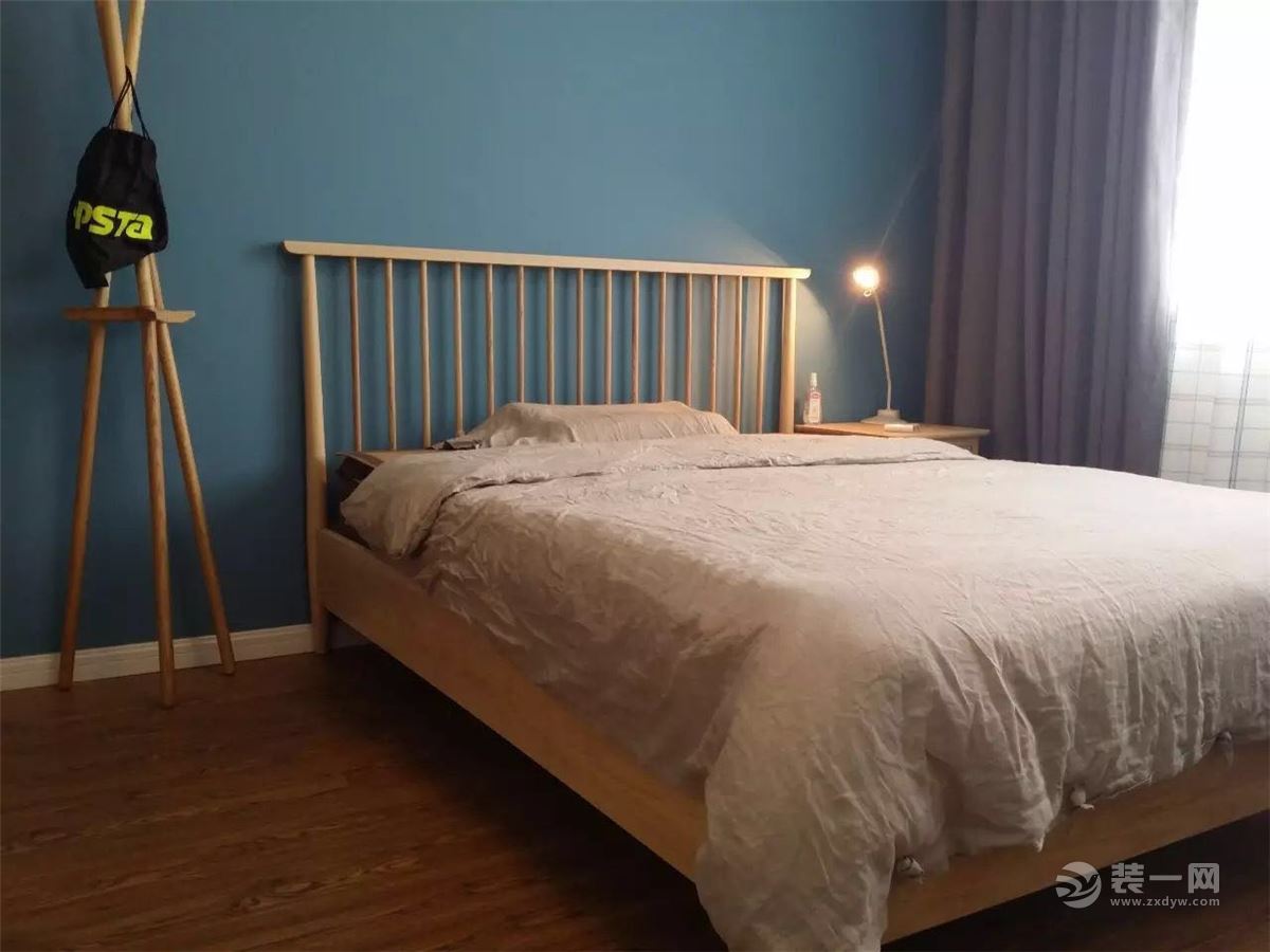 床头台灯、壁灯、吊灯哪种装法最好看