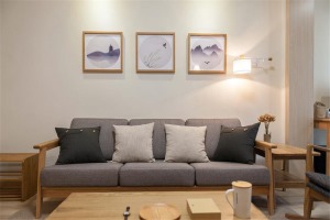 福州正祥林语墅104平米三居室日式风格沙发、背景墙装饰画