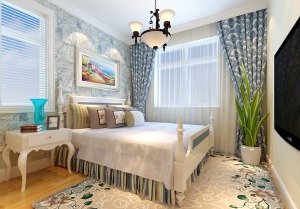 卧室空间颜色选择经典的蓝白色调，打造经典地中海风格。