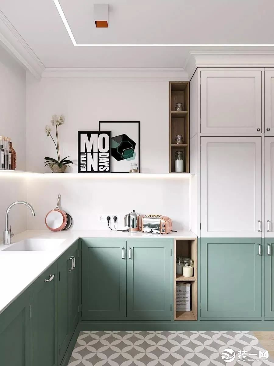 厨房白色+清新绿色 搭配收纳架的暗灯 呈现出清爽利落的空间