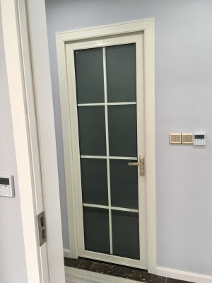 内江资中中铁三居室120平方现代灰色格调装修卫生间门