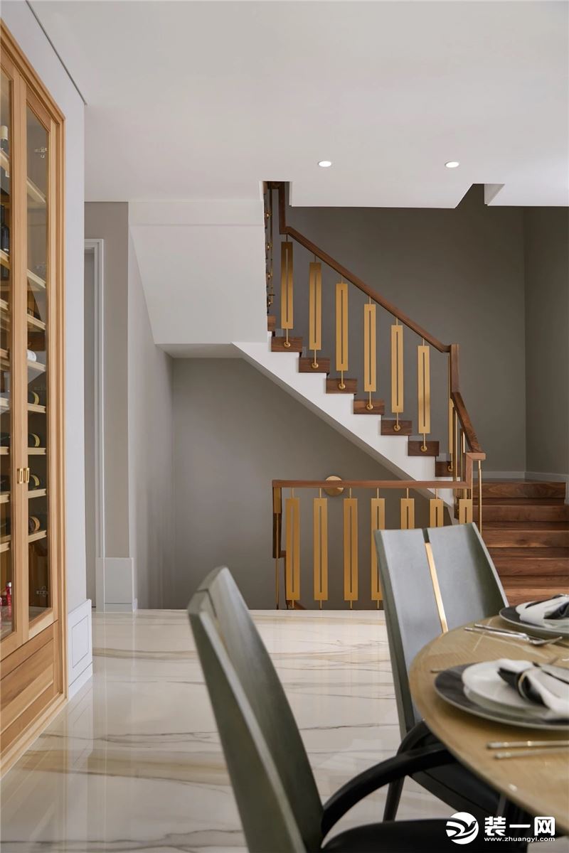 400平别墅现代轻奢风格装修效果图餐厅楼梯