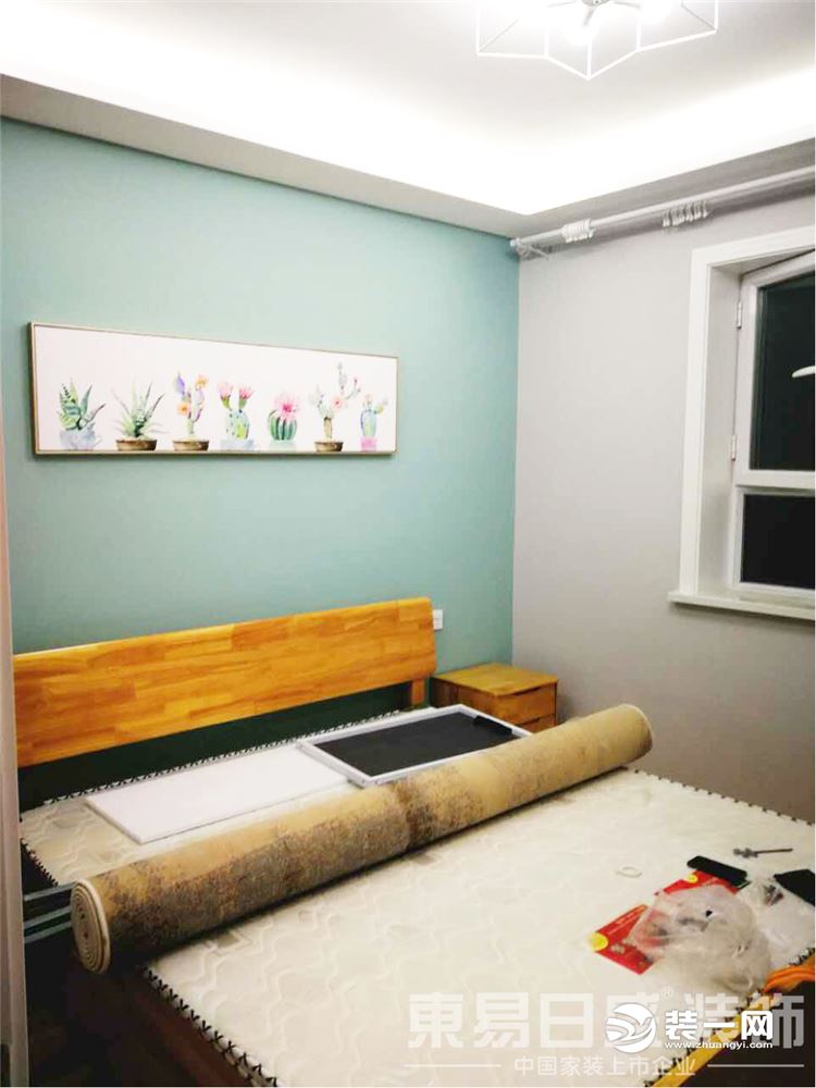 现代风格，卧室，简单不失设计，空间明亮。