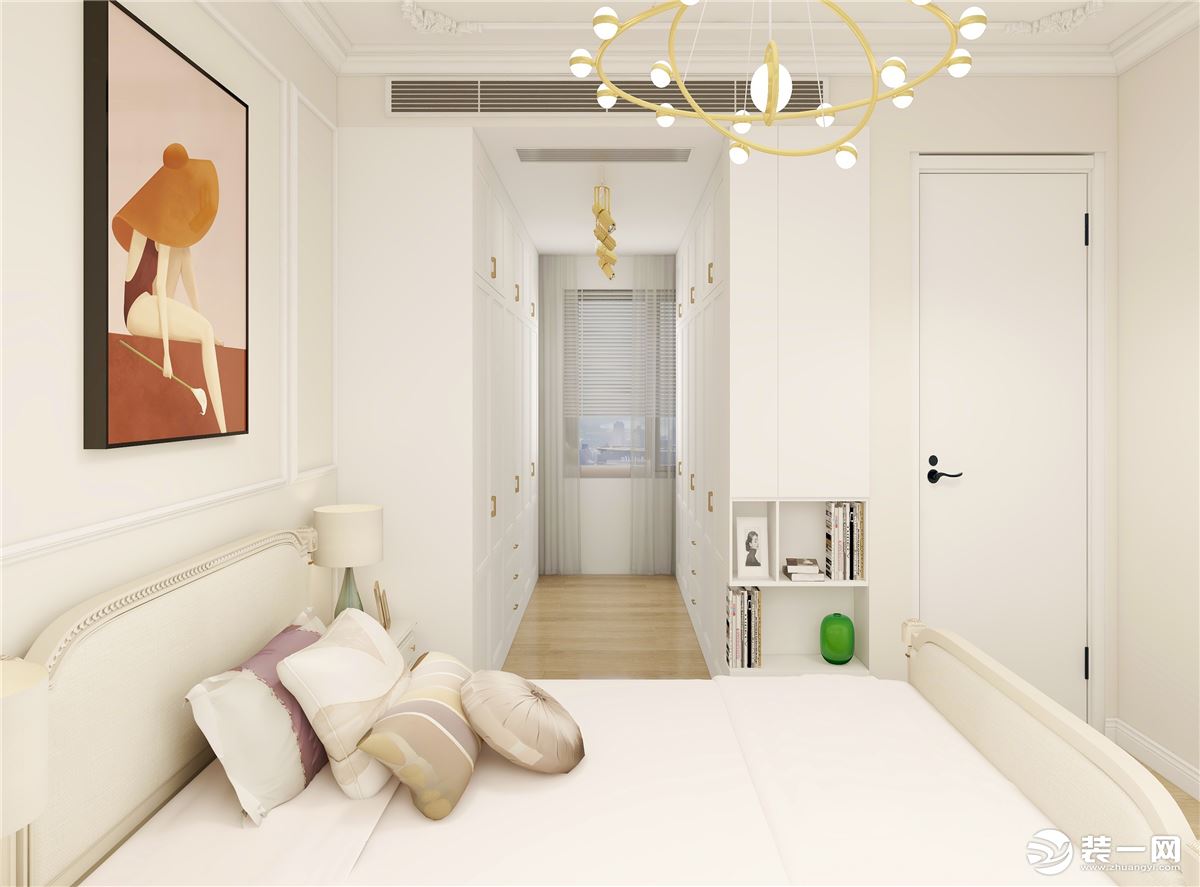 卧室整体空间比较拥挤，色彩方面采用暖色搭配，使视野更加开阔