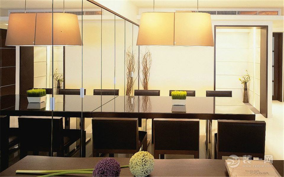 群升江山城一期家装实景图，现代风格，餐厅。