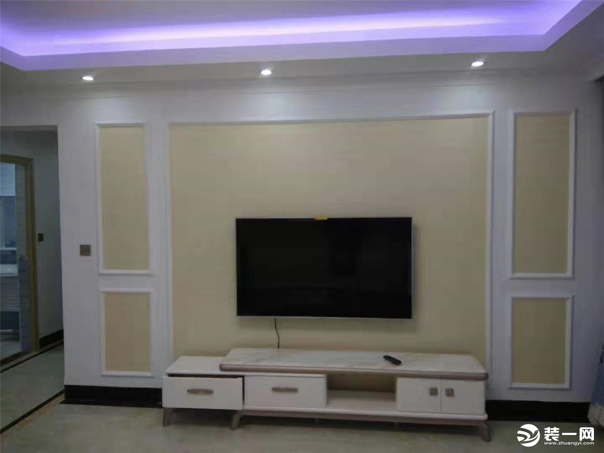 泰和家园110平三居室现代简约风格装修效果图电视背景墙