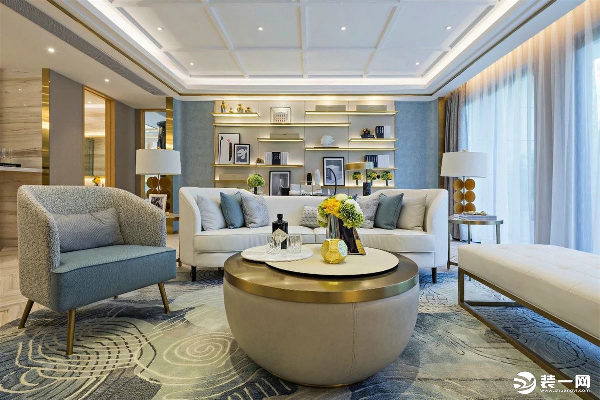 客厅整体空间以现代风的硬装基础，布置上色彩丰富的艺术感软装家具，带来的空间感充满着文艺与优雅的气质。