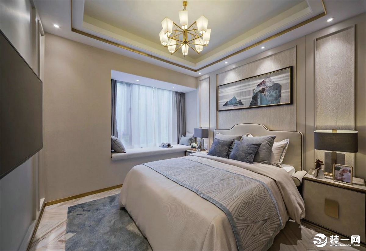 卧室的床头墙是硬包，布置浅色的皮艺床、灰色床单、地毯，整个空间也是显得格外的现代自然舒适。
