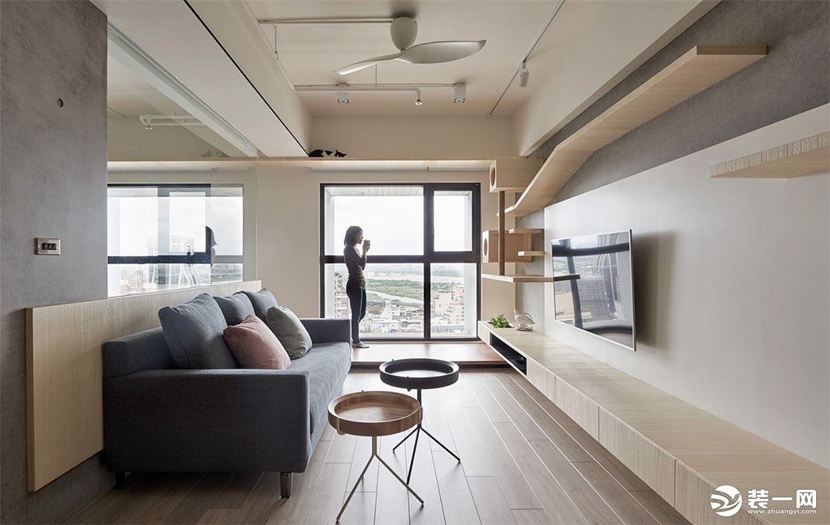 在家具搭配方面，整体也是以简约风的设计，使得空间令人惬意而轻松从容。