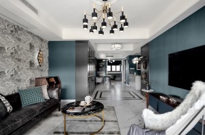 整体空间以现代轻奢风的格调布置，用深蓝+黑色的结合，营造出一种温情而优雅的居住空间感。