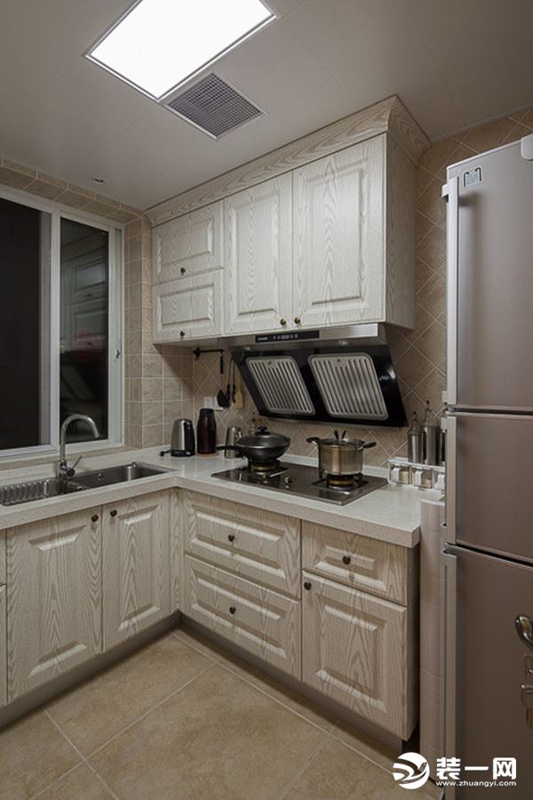 嘉悦江庭60平方两居室美式风格厨房装修效果图