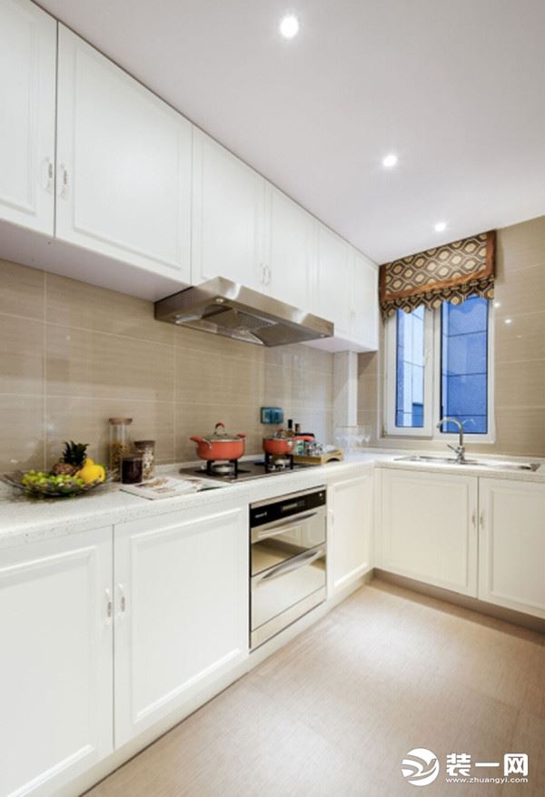  和泓江山国际120平方四居室现代奢侈风格厨房装修效果图