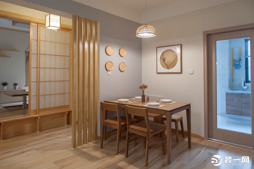   保利观澜90平方三居室日式风格餐厅装修效果图