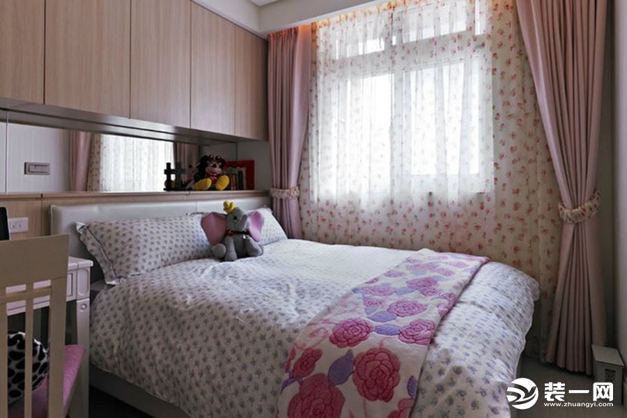 两江春城120平方三居室新古典风格卧室装修效果图