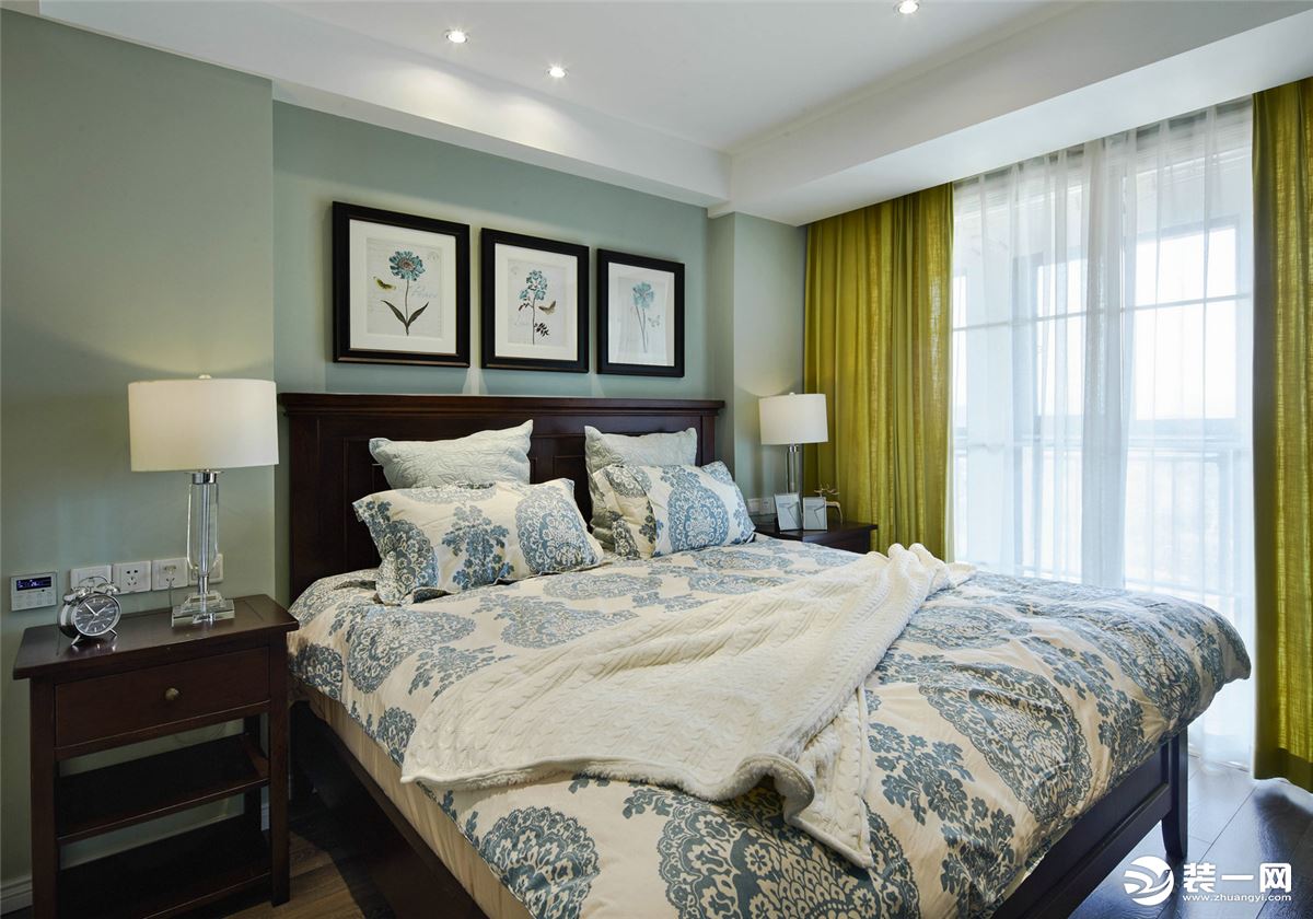 绿地海外滩70平方两居室现代简约风格卧室装修效果图