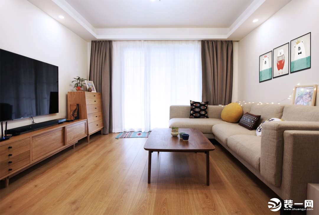 珠江城60平方两居室简约风格客厅装修效果图