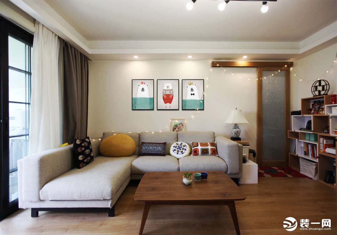 珠江城60平方两居室简约风格客厅沙发背景墙装修效果图