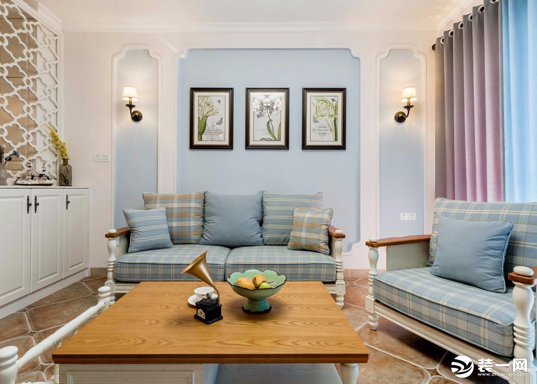 恒大未来城115平方三居室美式风格客厅沙发背景墙装修效果图
