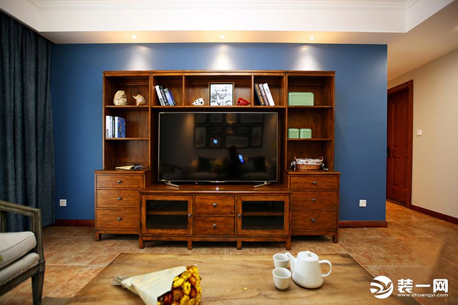 金科世界城110平方三居室美式风格客厅电视墙装修效果图