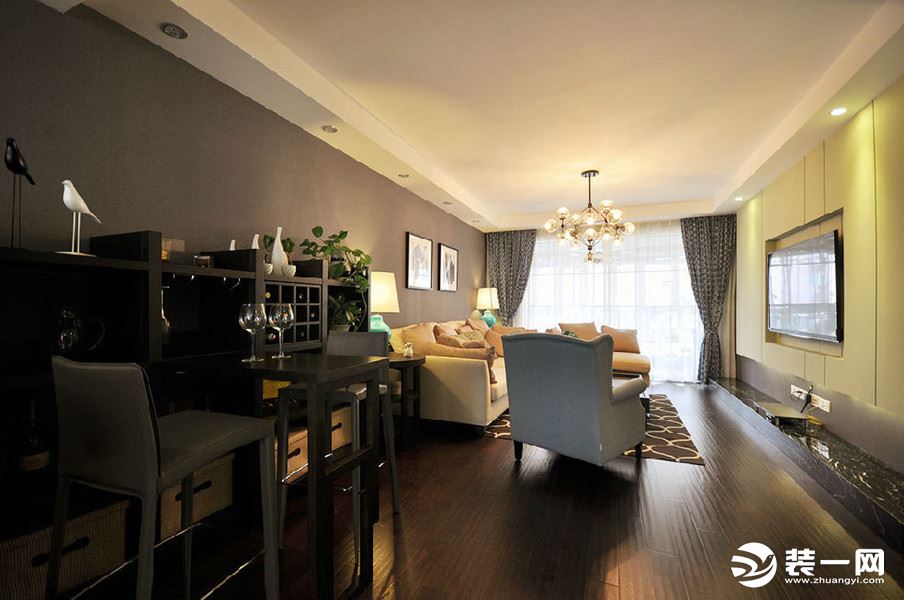 天泰钢城印象90平方三居室美式风格客厅装修效果图