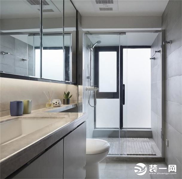 中铁山水天下110平方三居室现代风格卫生间装修效果图