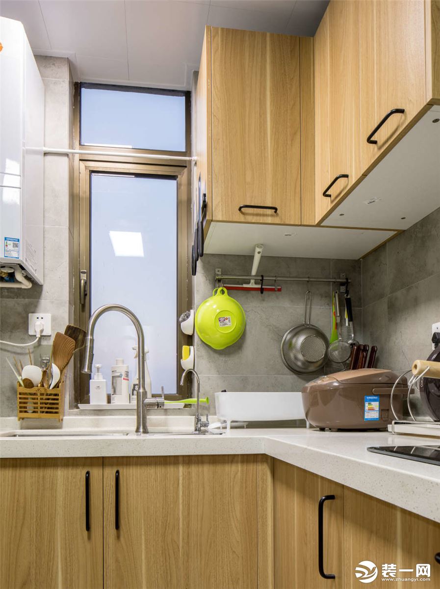  欢乐颂60平方两居室现代风格厨房装修效果图