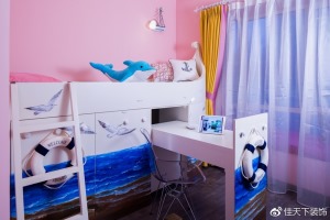 可爱的粉红基调的儿童房，家具是小业主心仪的海洋主题