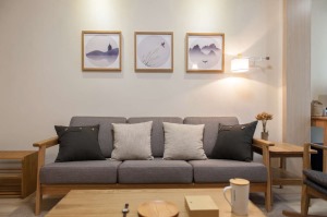  鲁能南渝星城60平方三居室日式风格客厅沙发背景墙装修效果图