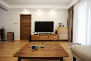 珠江城60平方两居室简约风格客厅电视墙装修效果图