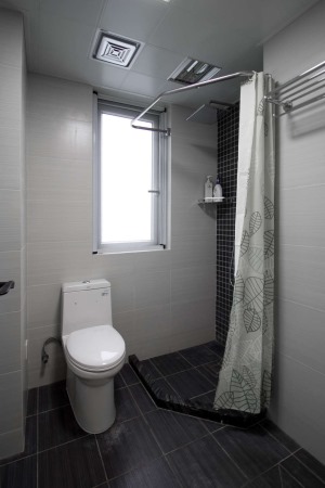 十里缇香75平方两居室现代风格卫生间装修效果图